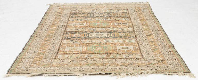 An Indian carpet, c.261 x 180 cm.