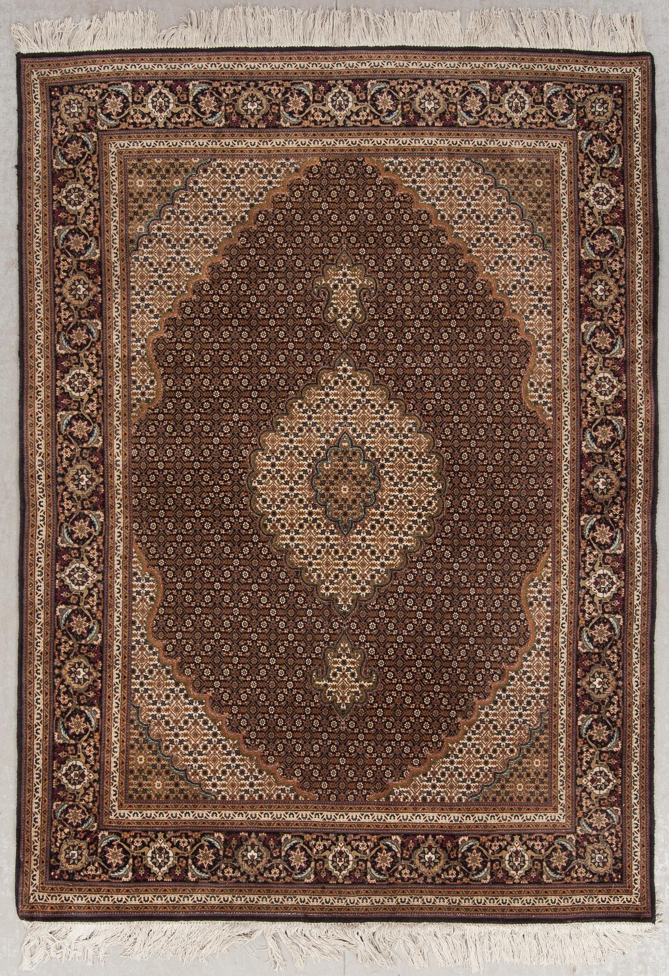 MATTA, old, Täbris, part silk, ca 207 x 148 cm.