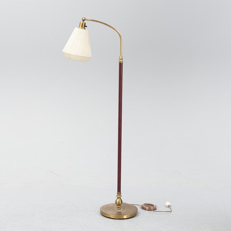 A mid 20th Century floor lamp.