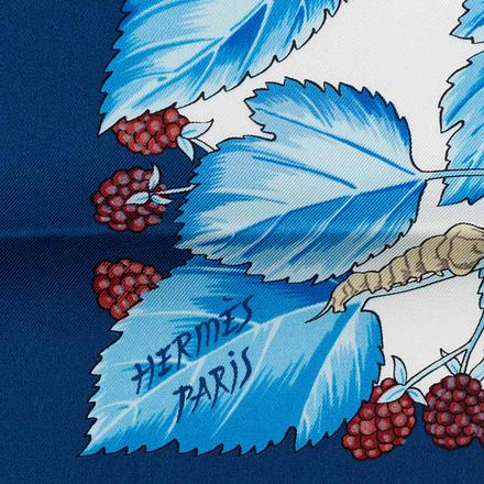 ”White Glove” för auktionen Summer Scarves