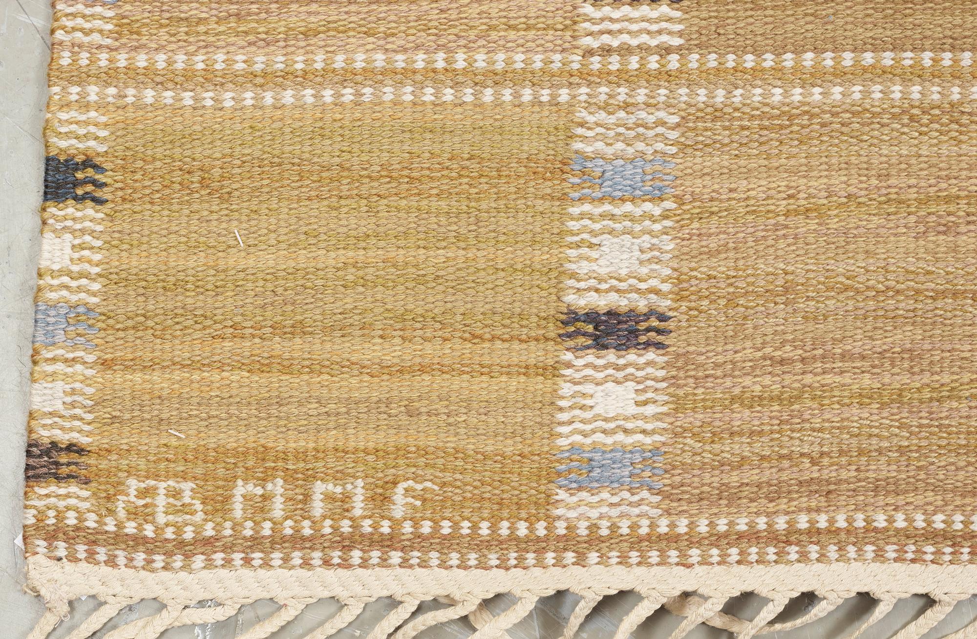 MATTA. "Falurutan, ljusbrun". Rölakan. 335 x 226,5 cm. Signerad AB MMF BN.