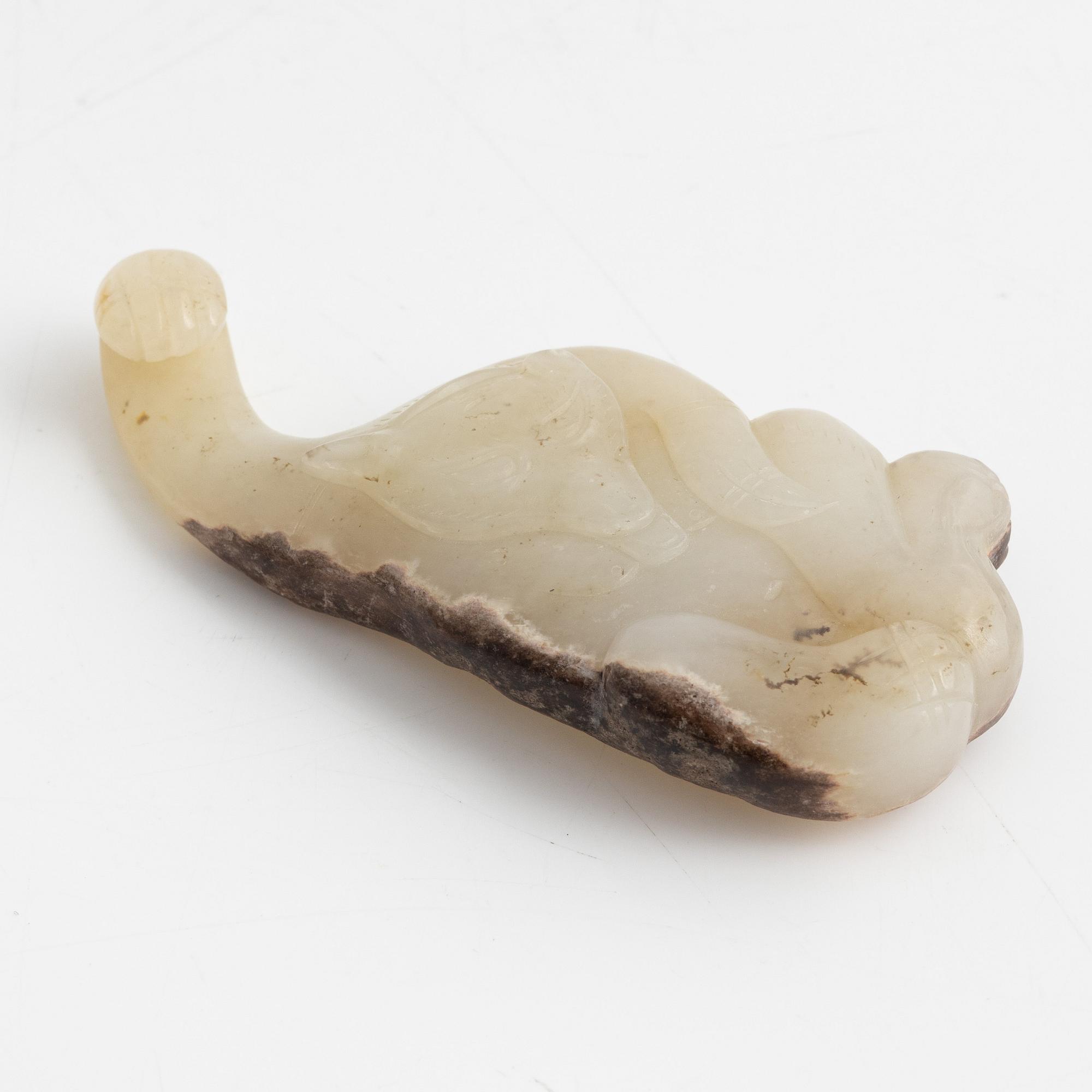 A Chinese nefrite sculpture of belt hook, 20th Century.