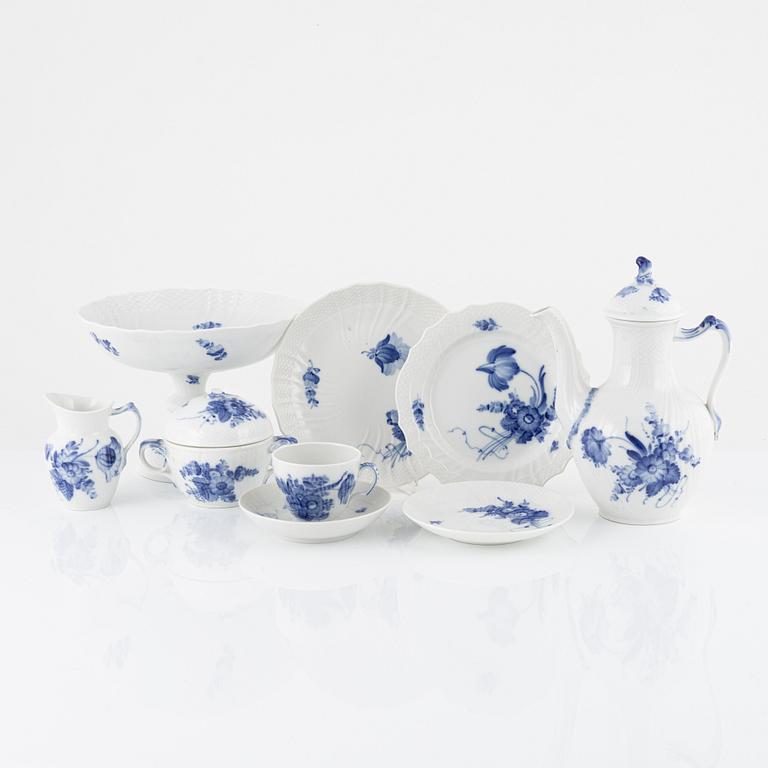 A 25-piece 'Blå blomst' porcelain coffee service, Royal Copenhagen, Denmark.