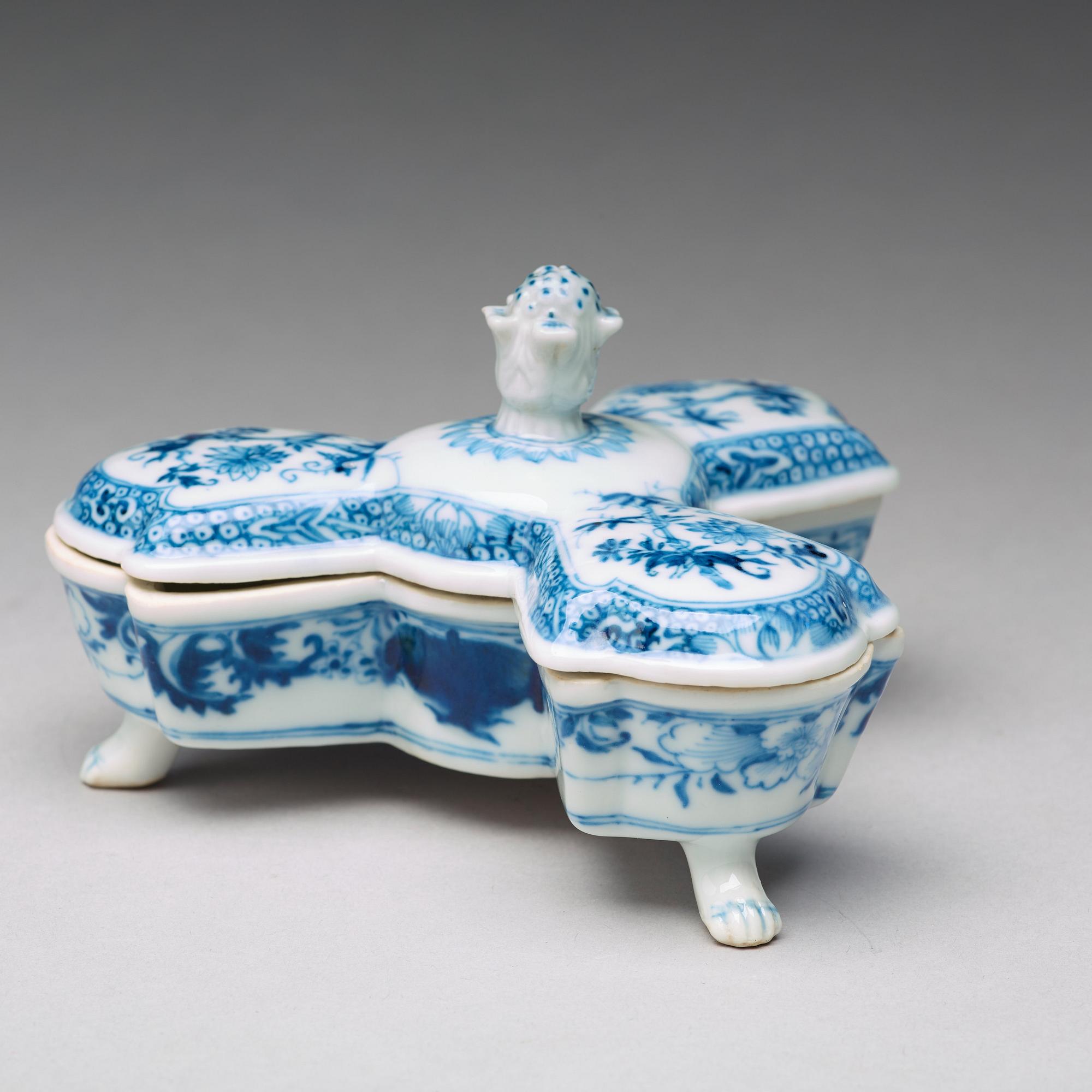 A blue and white cruet stand, Qing dynasty, Qianlong (1736-95).