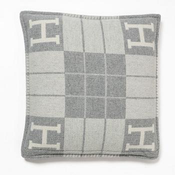 Hermès, cushion, "Coussin Avalon". receipt and dustbag.