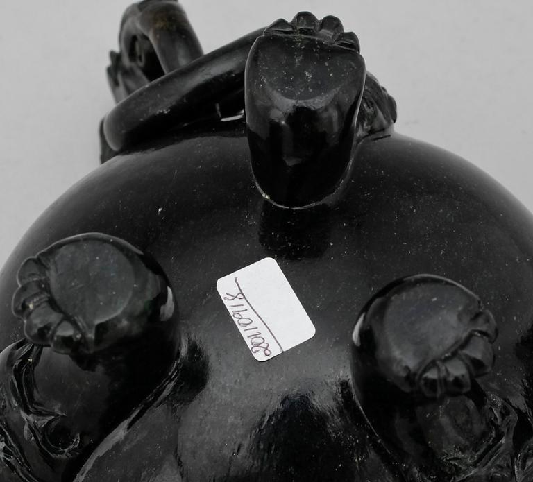 RÖKELSEKAR, med lock, sten. Kina, 1900-tal.