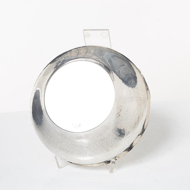 Skål, bägare samt vas, silver, Sverige, 1900-talets första hälft.