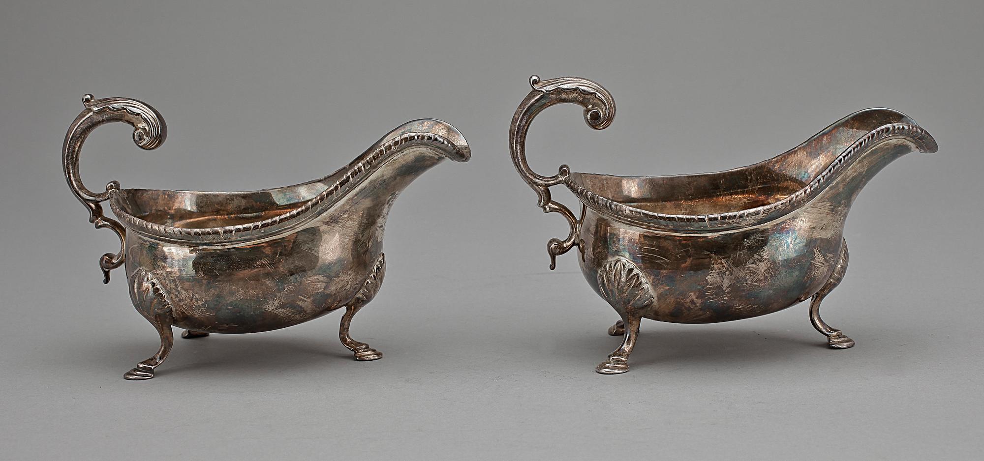 SÅSSNIPOR, ett par, silver, möjligen William Shaw, England. 1769-70. Vikt 534g.