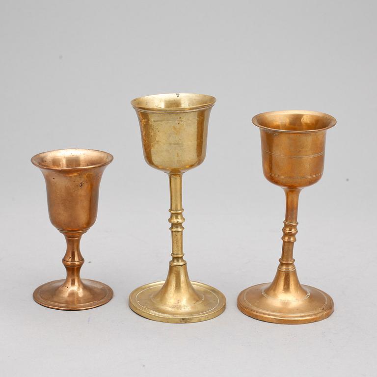 SUPKOPPAR, 3 st, mässing, 1700-tal.