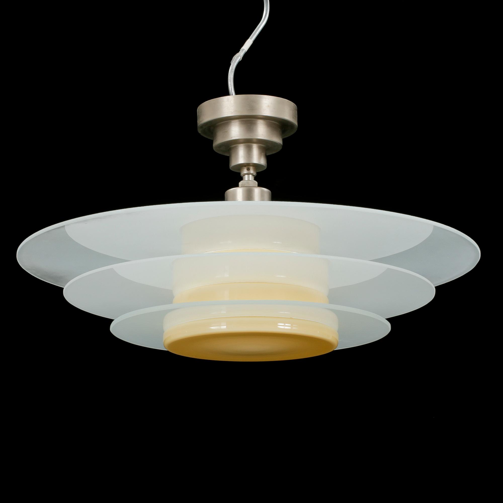 TAKLAMPA, Saturnusmodell, 1900-talets första hälft.