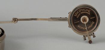 GRAMMOFONER, 2 st, bla. Philips, 1920 samt 1950-tal.