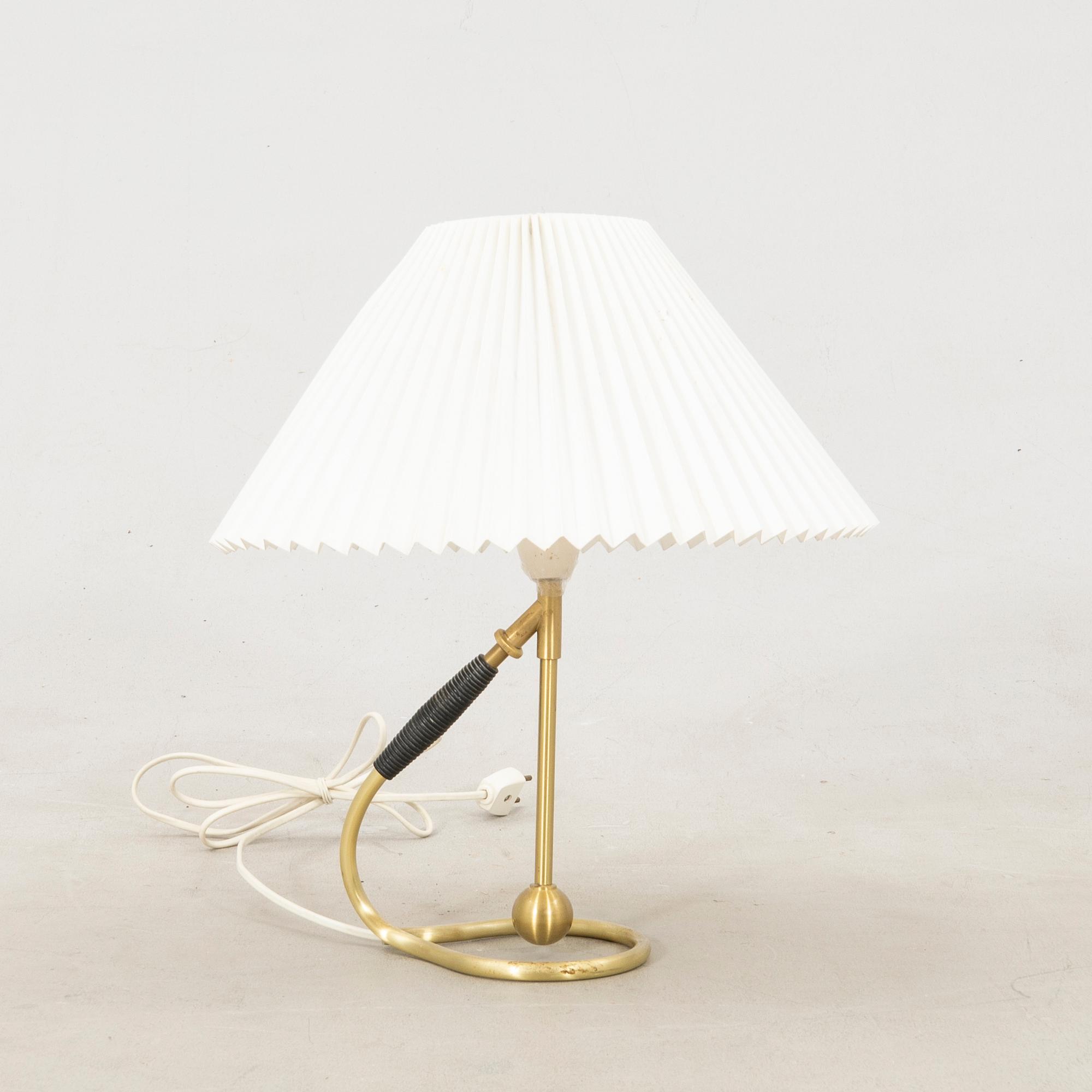 Kaare Klint, bords/vägglampa modellnr 306 Danmark 1900-talets mitt/andra hälft.