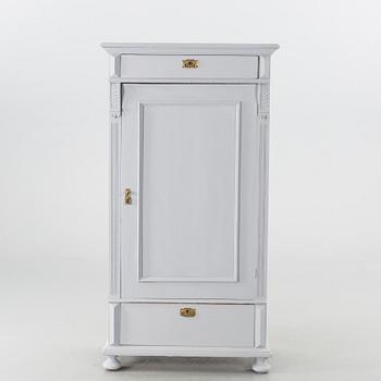 DRÄNGASKÅP, sent 1800-tal.