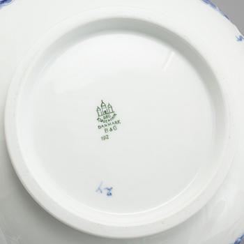 109 pieces of tableware"Empire" by Bing & Gröndahl, Danmark.