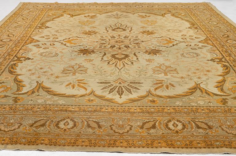 An Amritsar Carpet, North India, c 460 x 365 cm.