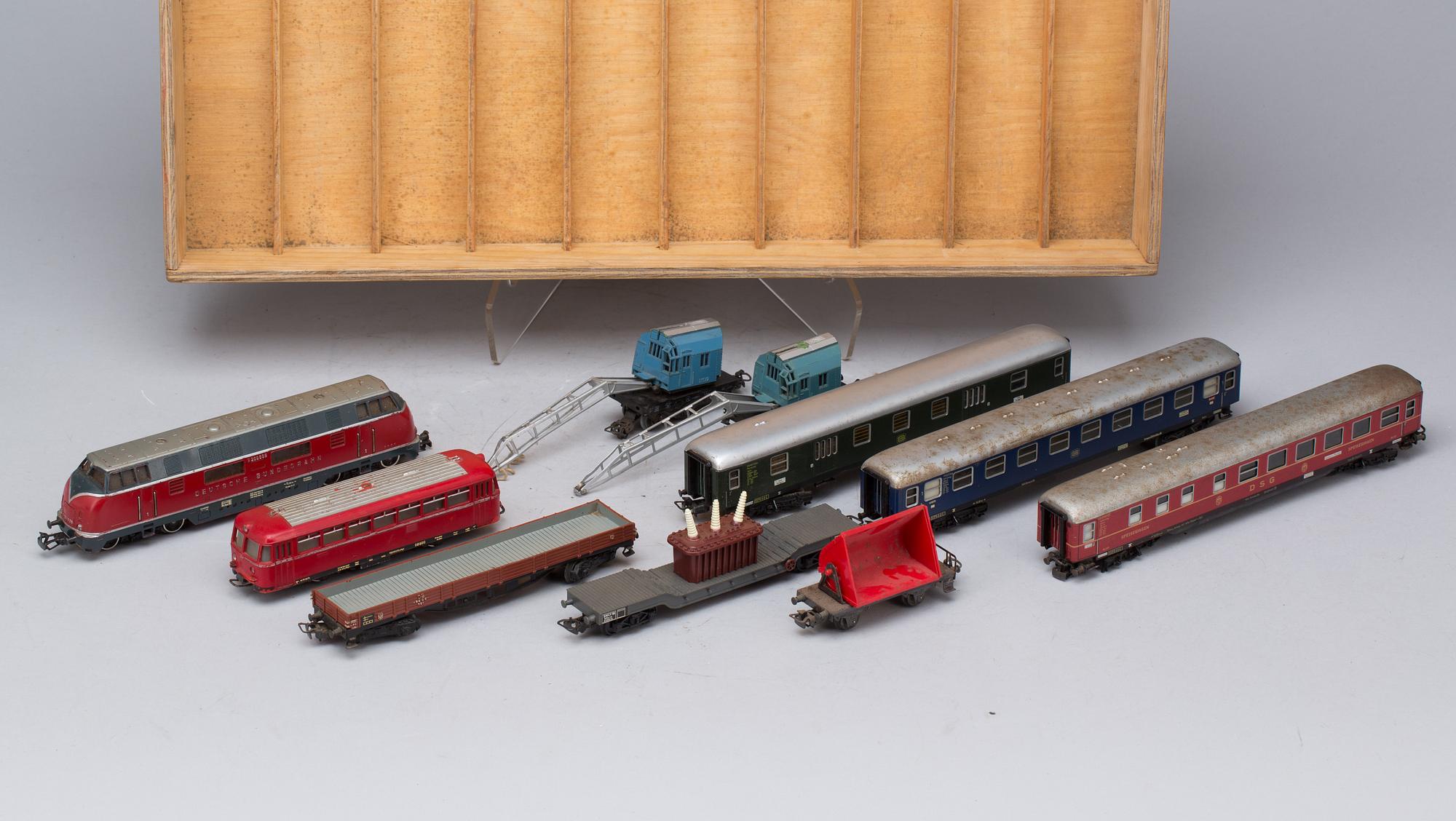 LOK och VAGNAR, 41 st, Märklin, 1900-talets mitt/andra hälft.