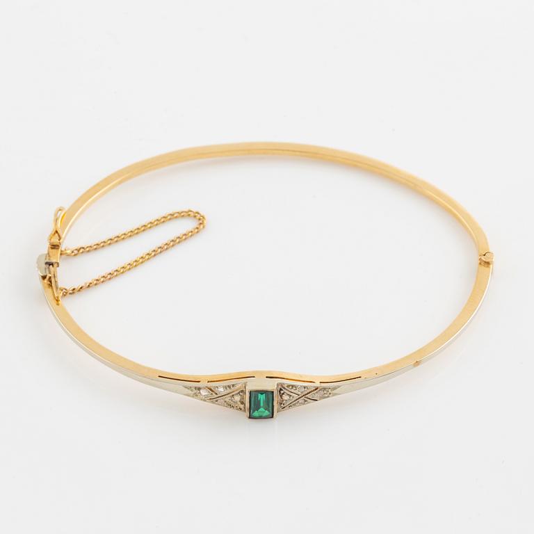 Ring, guld med rosenslipade diamanter och grön paste.