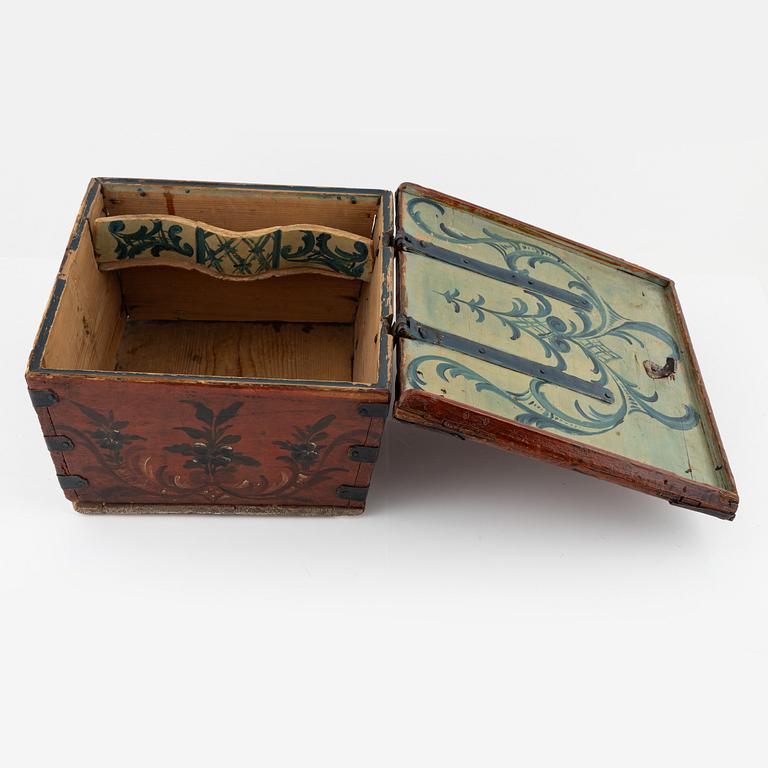 A Swedish painted chest from Jämtland, 18th/19th century.