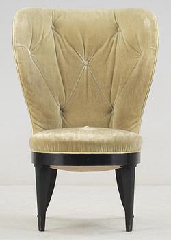 An Uno Åhrén Swedish Grace lady´s armchair, Mobilia, Sweden ca 1925.