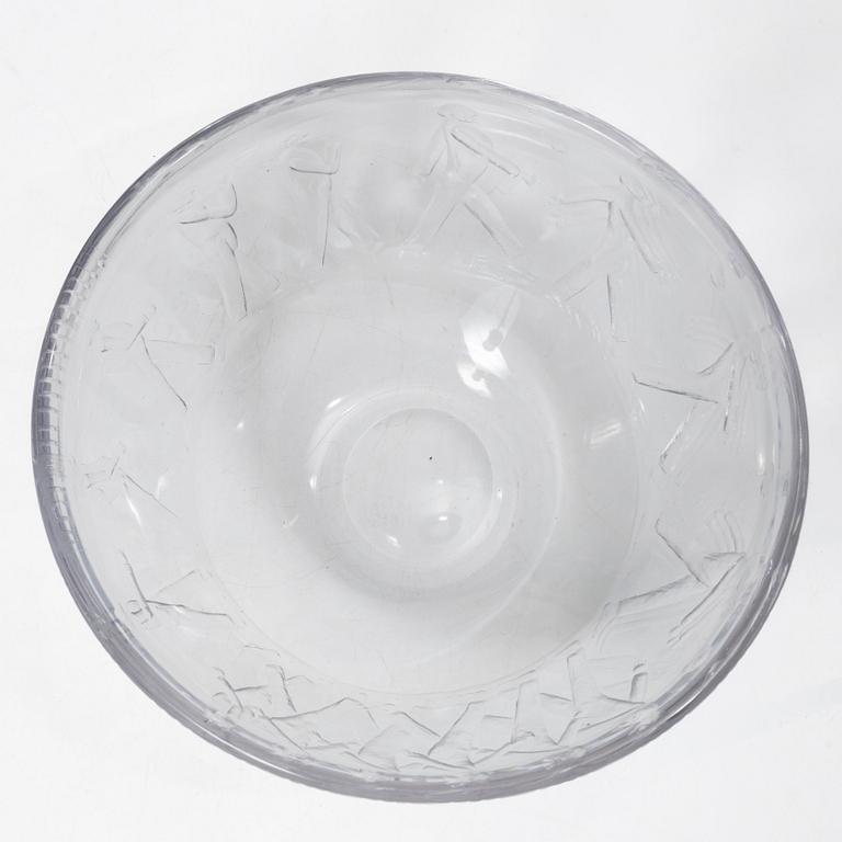 Erik Höglund, an engraved glass bowl "The Emperor's New Clothes", model H 838, Boda 1950s.
