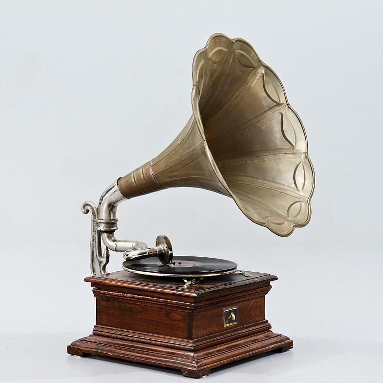 TRATTGRAMMOFON, "His Master's Voice", 1900-talets första del.