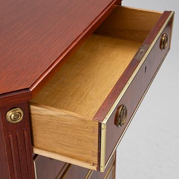 Chest of drawers, Gustavian style, mid-20th century.