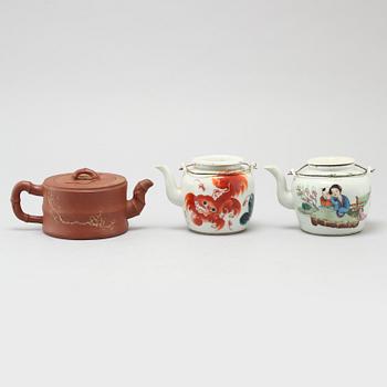 Three Chinese tea pots with covers, 20th Century.