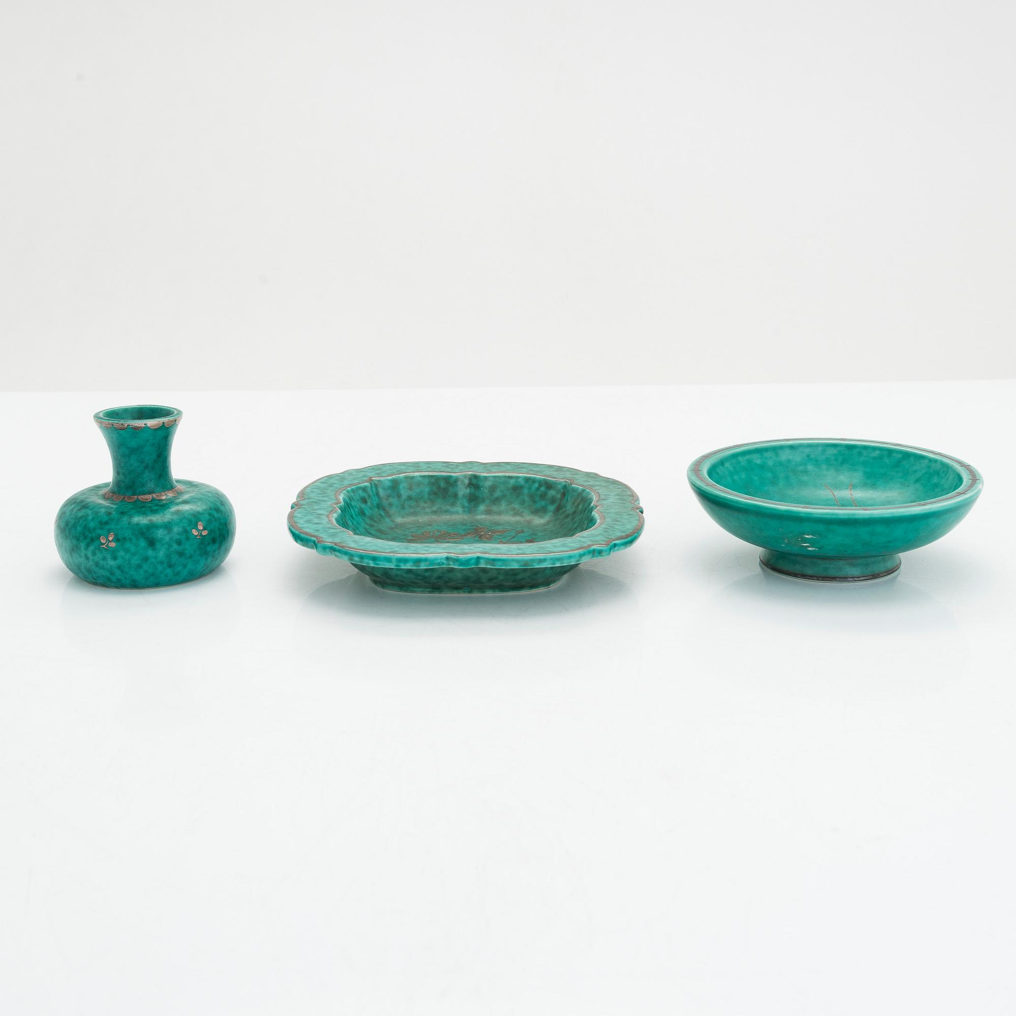 Wilhelm Kåge, A set of two dish and a vase 'Argenta', Gustavsberg, Sweden.
