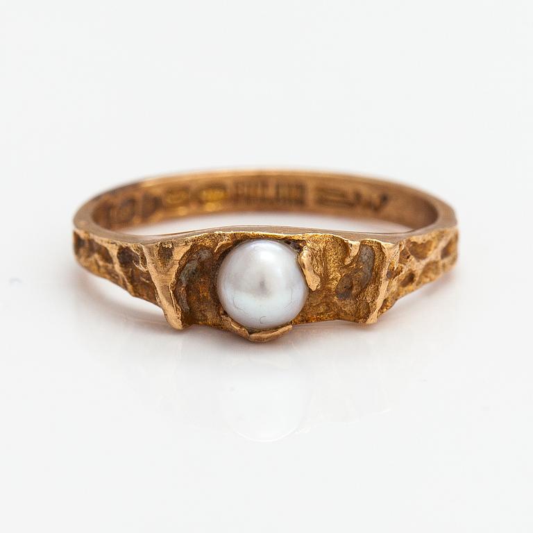 Björn Weckström, Ring "Litet ord", 14K guld, odlad pärla. Lapponia 1970.