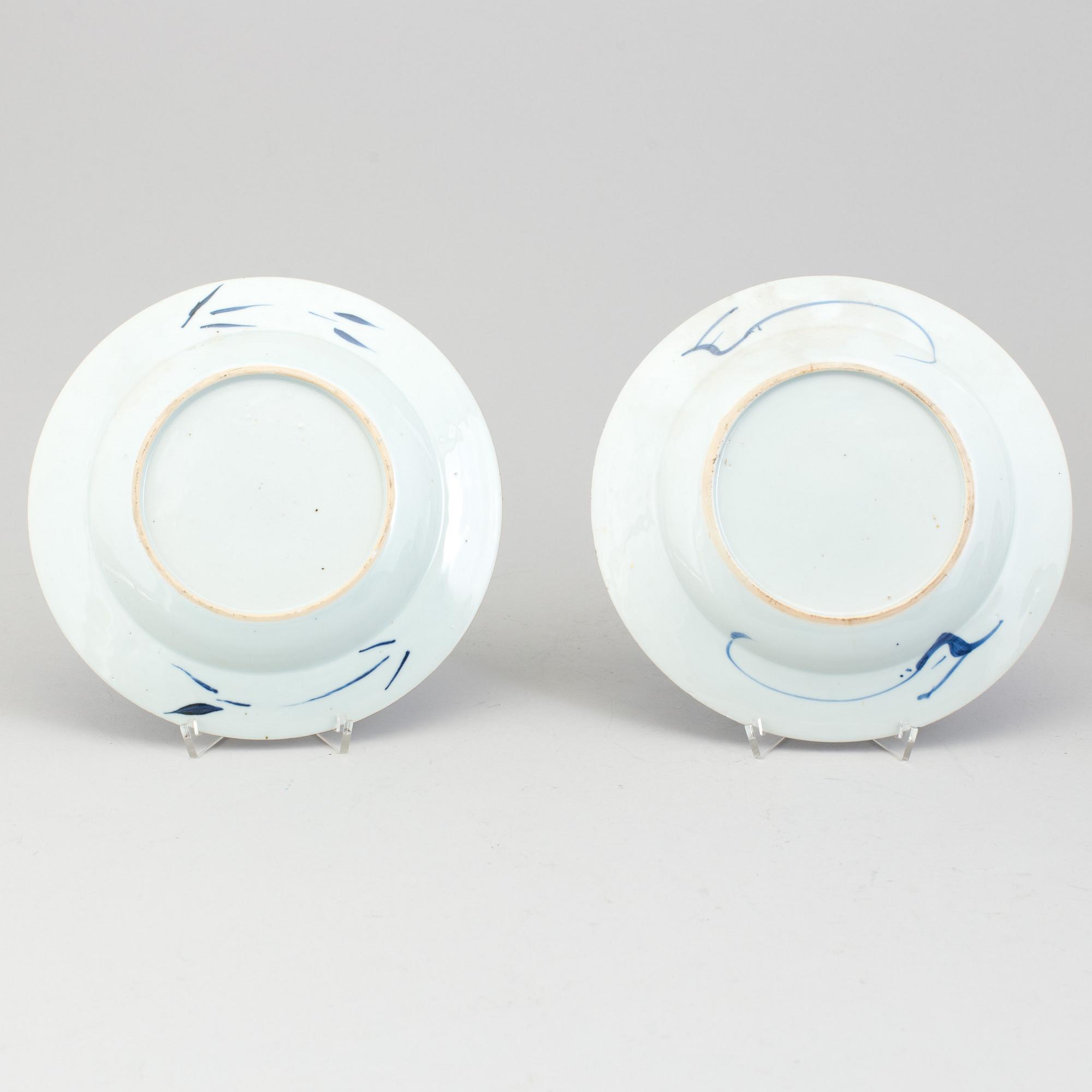 A set of four Chinese plates and a bowl, 18th century.