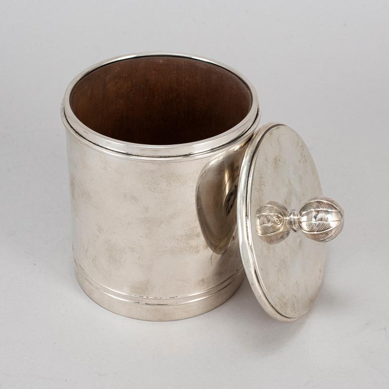 A Norwegian silver tobacco jar, second quarter och the 20th Century.