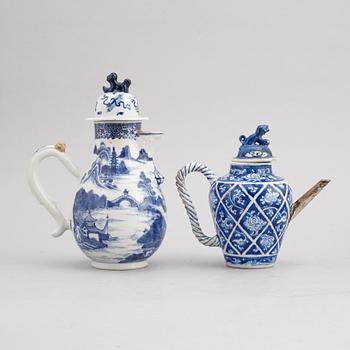 A group of Chinese porcelain, Qing dynasty, Kangxi, Qianlong, 18th and 19th century. Six pieces.