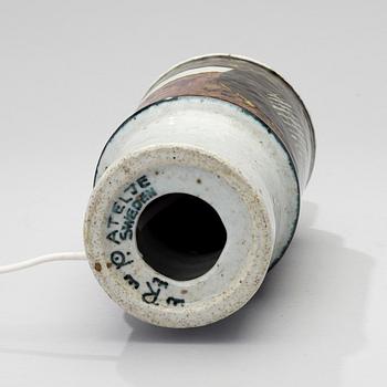 INGER PERSSON LAMPUNJALKA, keramiikkaa, Rörstrand, 1970-luku.