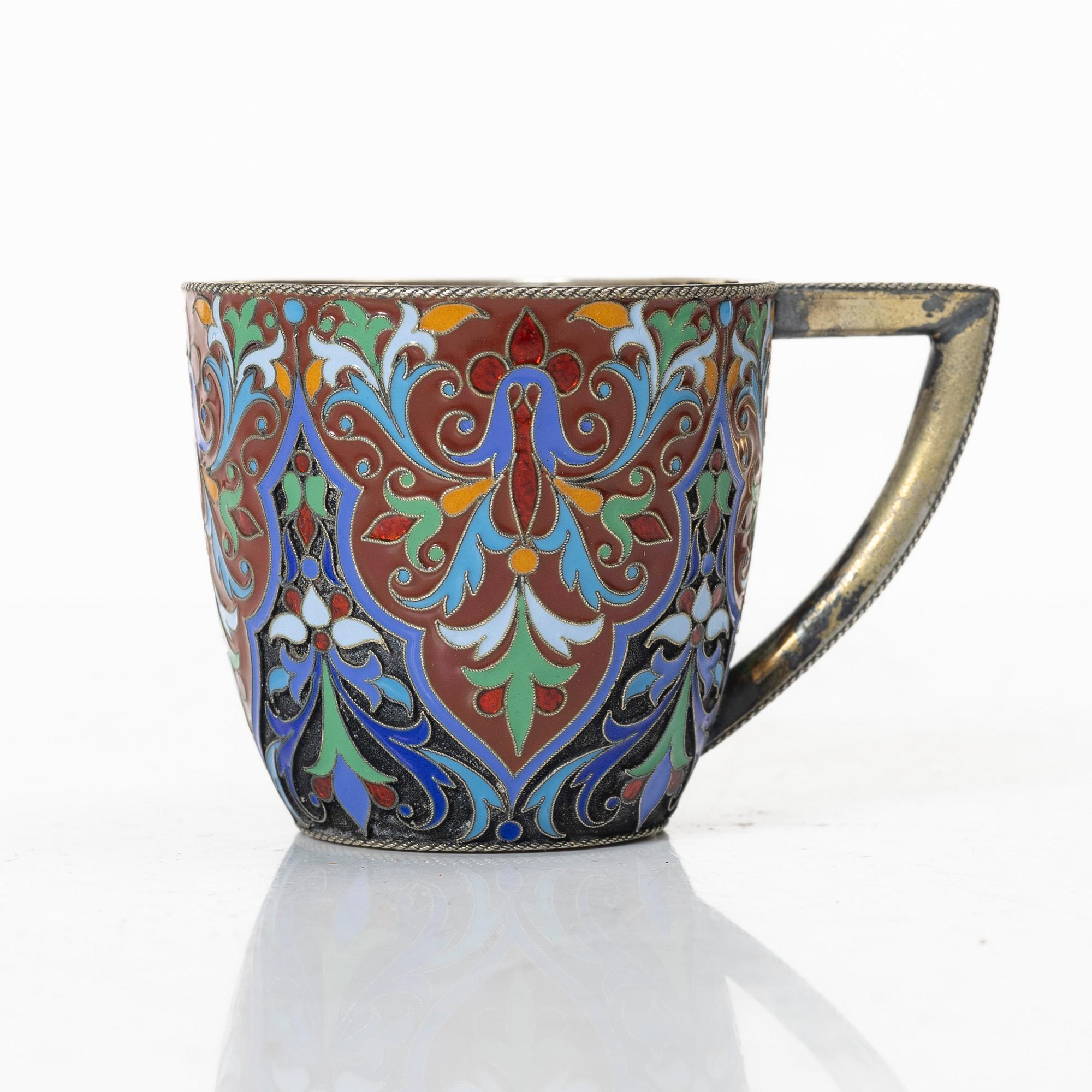 Vodkakopp, silver och emalj, Gratschew, St. Petersburg, Ryssland, sent 1800-tal.