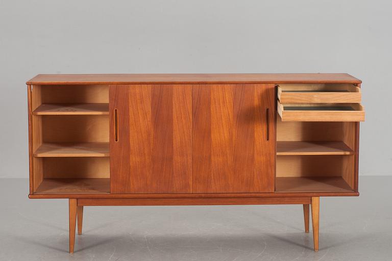 SIDEBOARD, teak. 1950/60-tal.