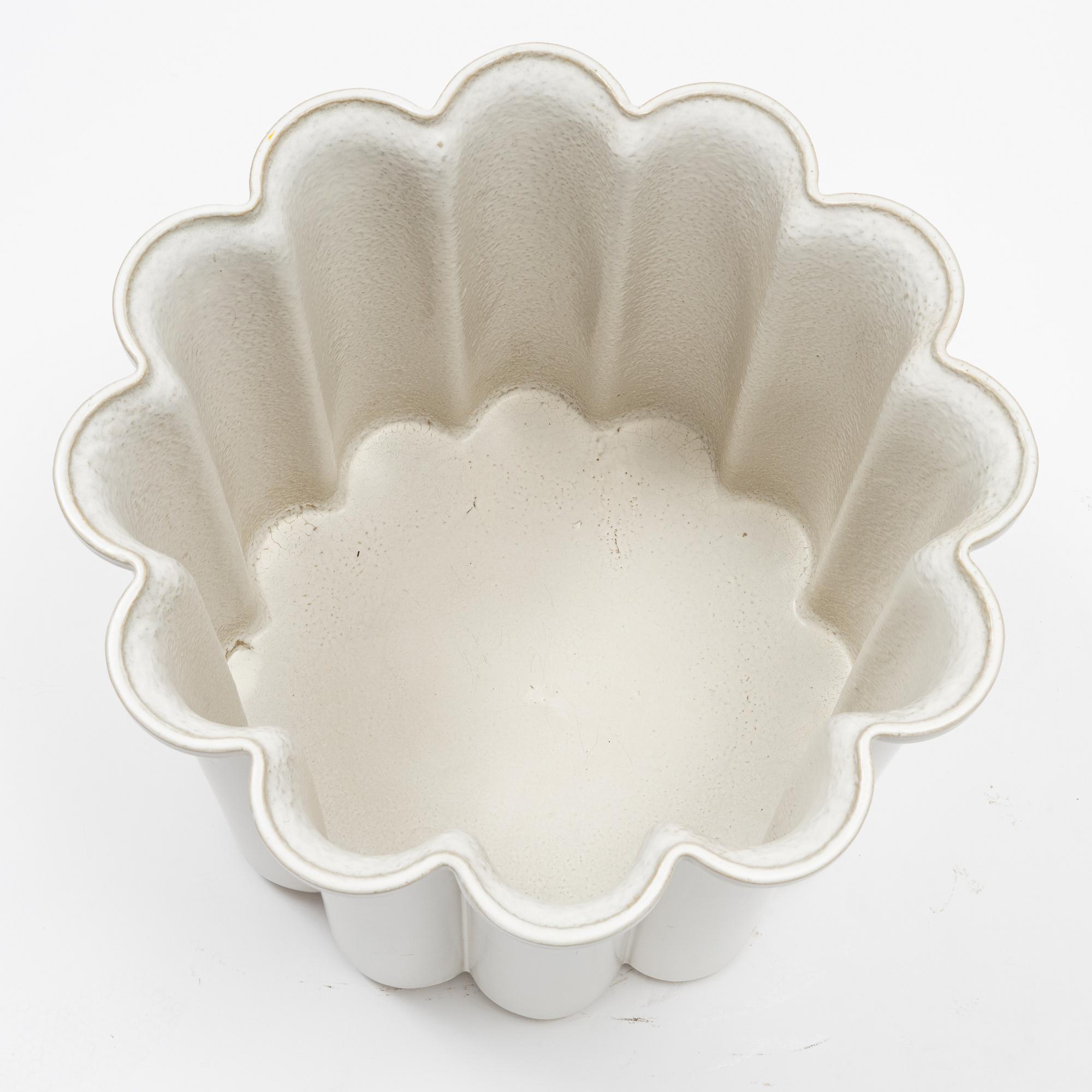 Karin Björquist, a stoneware 'Wave' plant pot, Gustavsberg, 1980's.