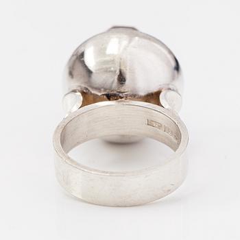 Elis Kauppi, A sterling silver ring with a rock crystal and chalcedony. Kupittaan kulta, Turku.