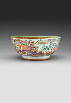 200. A massive Chinese Export 'Hong' punch bowl, Qing dynasty, Qianlong (1736-95).