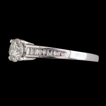 RING, 18 k vitguld, briljantslipade diamanter tot ca 0.87 ct.