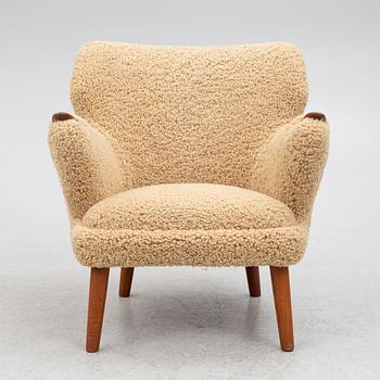 Kurt Olsen lounge chair No 220, Slagelse Møbelvaerk, mid 1900.