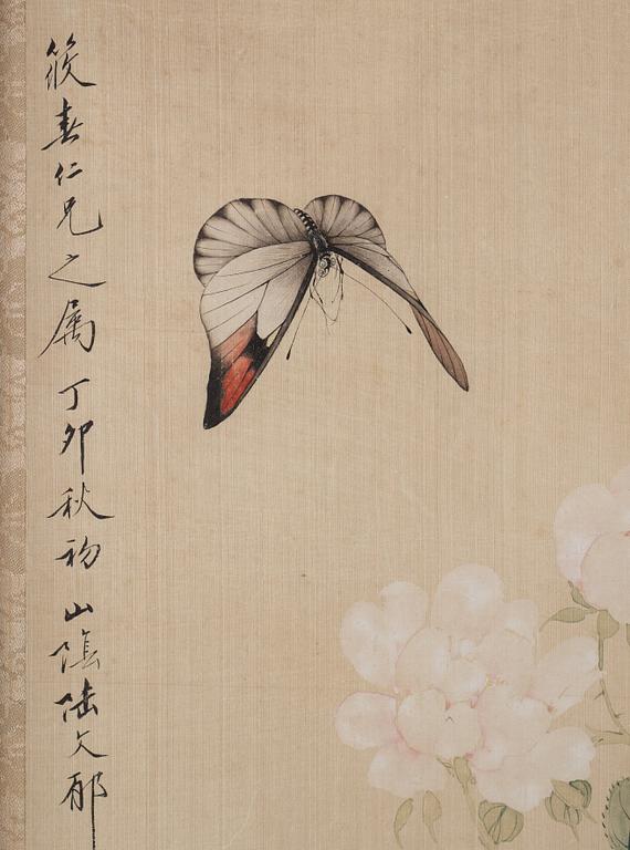 MÅLNINGAR, två stycken, tusch och färg på siden. Lu Wenyu (1887-1974), signerad och en daterad, fjärilar.