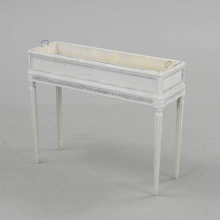 BLOMLÅDA, gustaviansk stil, 1900-talets andra hälft.