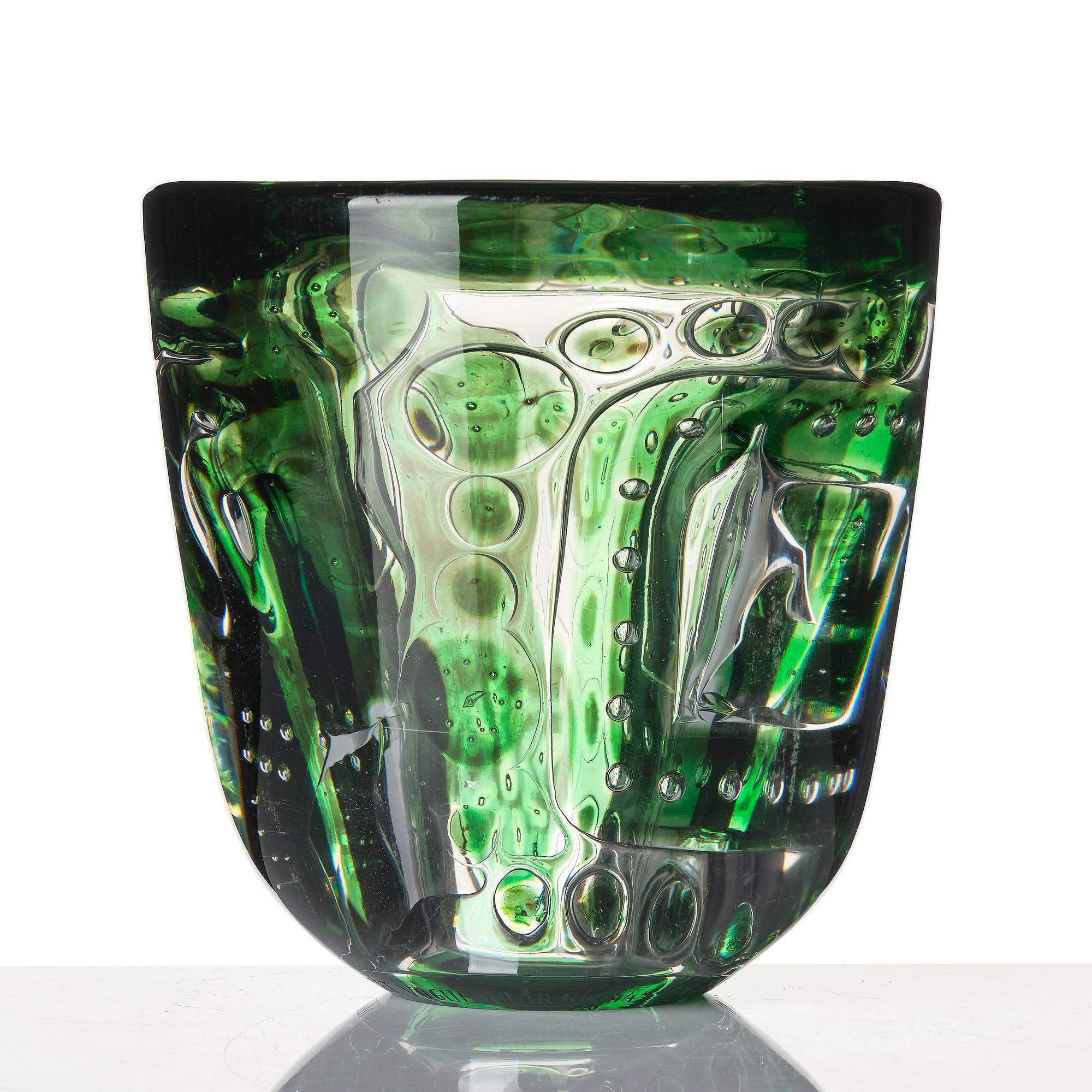 Edvin Öhrström, a "Flickan och duvan" (The Girl and the Dove) ariel glass vase, Orrefors 1944, no 281.