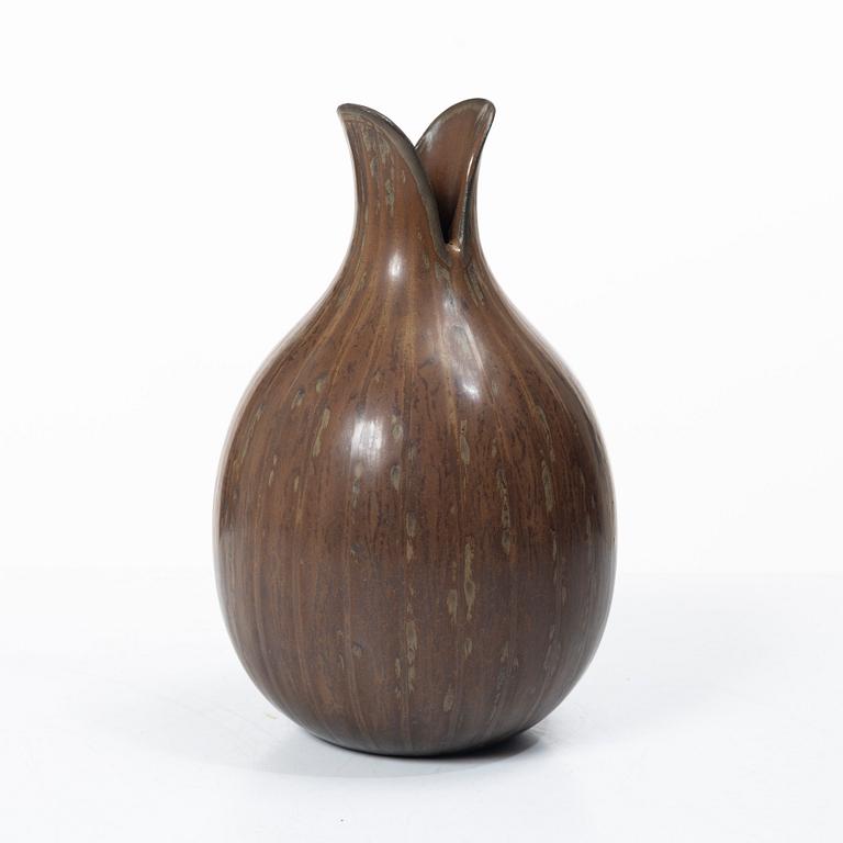 Gunnar Nylund, A stoneware vase, Rörstrand.