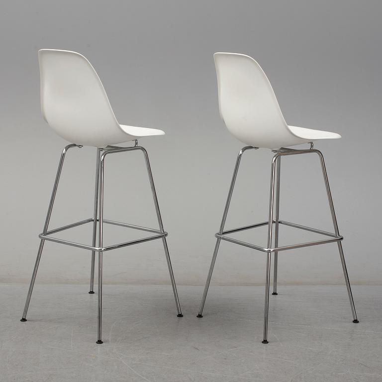 CHARLES & RAY EAMES, barstolar 
 5 st, "plastic chair", Vitra.