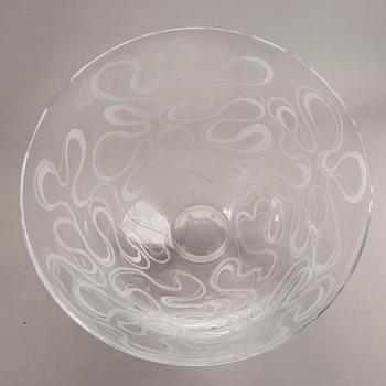 Ingegerd Råman, a signed glass bowl.
