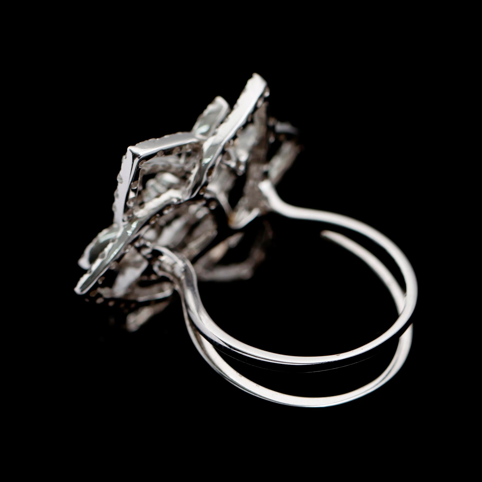 RING, 18 k vitguld, briljantslipade diamanter tot ca 2.83 ct.