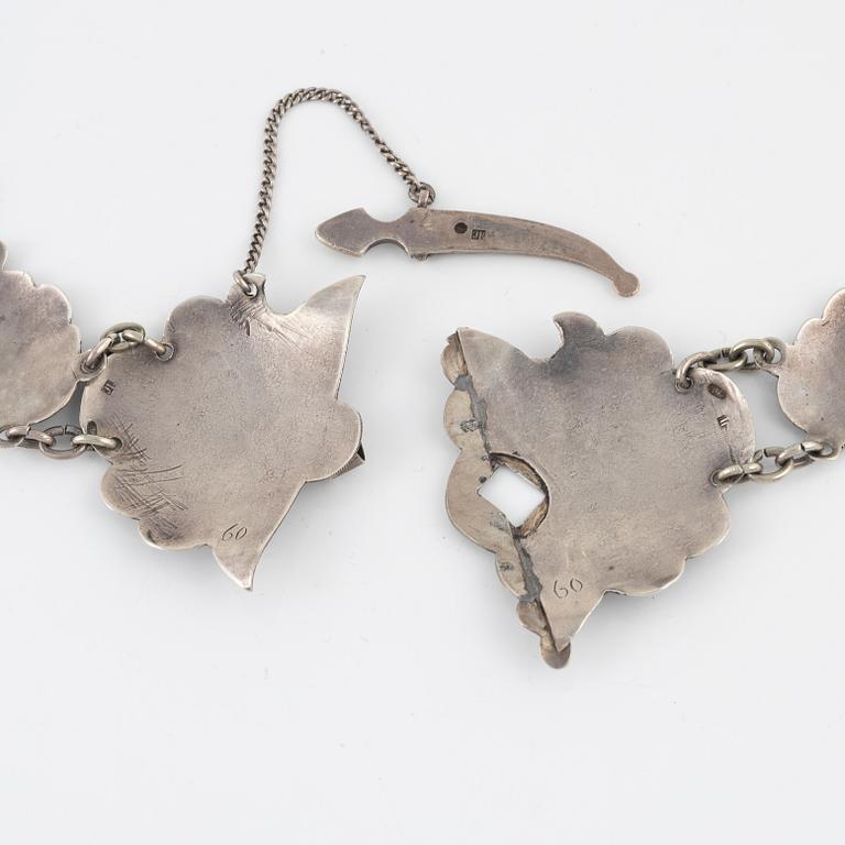 Skärp samt hänge, silver, omkring år 1900.