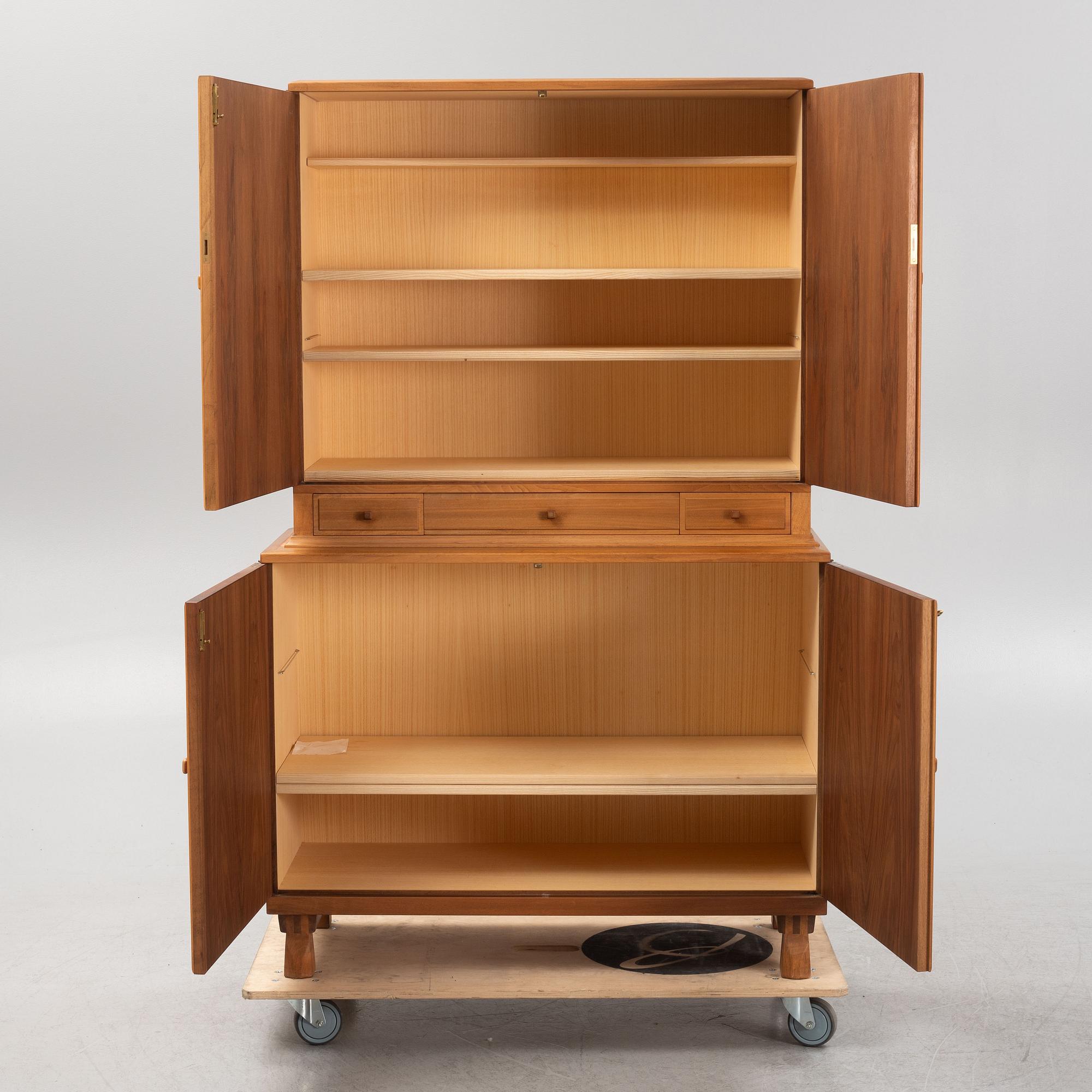 Carl Malmsten, skåp, "Klinte", 1900-talets andra hälft.