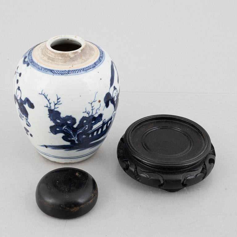 A blue and white 'playing boys' jar, Qing dynasty, Kangxi (1662-1722).